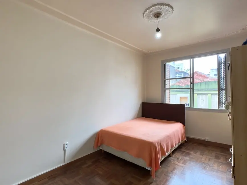 Apartamento com 3 quartos à venda, 81m2 em Centro Histórico, Porto Alegre - RS - imagem 6 Foto 6 de Apartamento com 3 quartos à venda, 81m2 em Centro Histórico, Porto Alegre - RS
