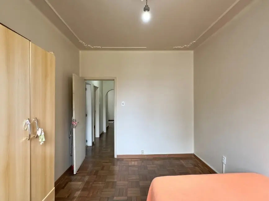 Apartamento com 3 quartos à venda, 81m2 em Centro Histórico, Porto Alegre - RS - imagem 8 Foto 8 de Apartamento com 3 quartos à venda, 81m2 em Centro Histórico, Porto Alegre - RS
