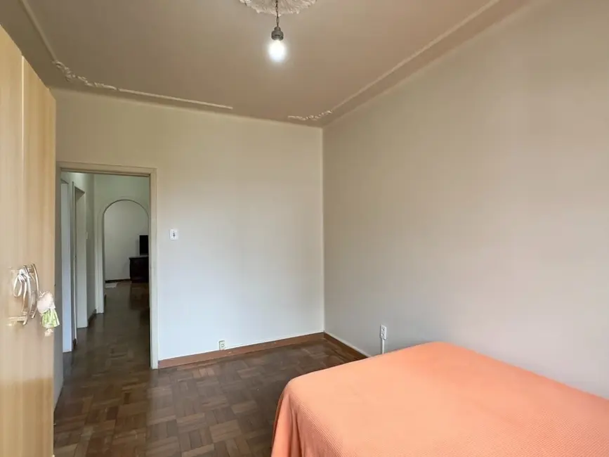Apartamento com 3 quartos à venda, 81m2 em Centro Histórico, Porto Alegre - RS - imagem 9 Foto 9 de Apartamento com 3 quartos à venda, 81m2 em Centro Histórico, Porto Alegre - RS