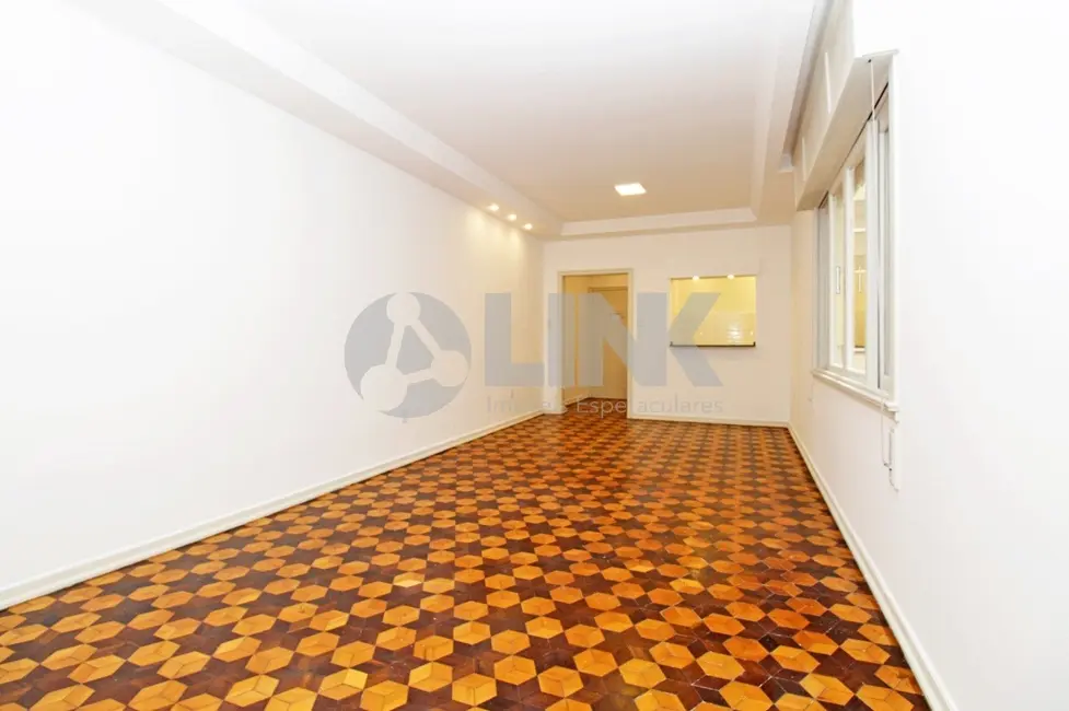 Apartamento com 3 quartos à venda, 102m2 em Moinhos de Vento, Porto Alegre - RS - imagem 9 Foto 9 de Apartamento com 3 quartos à venda, 102m2 em Moinhos de Vento, Porto Alegre - RS