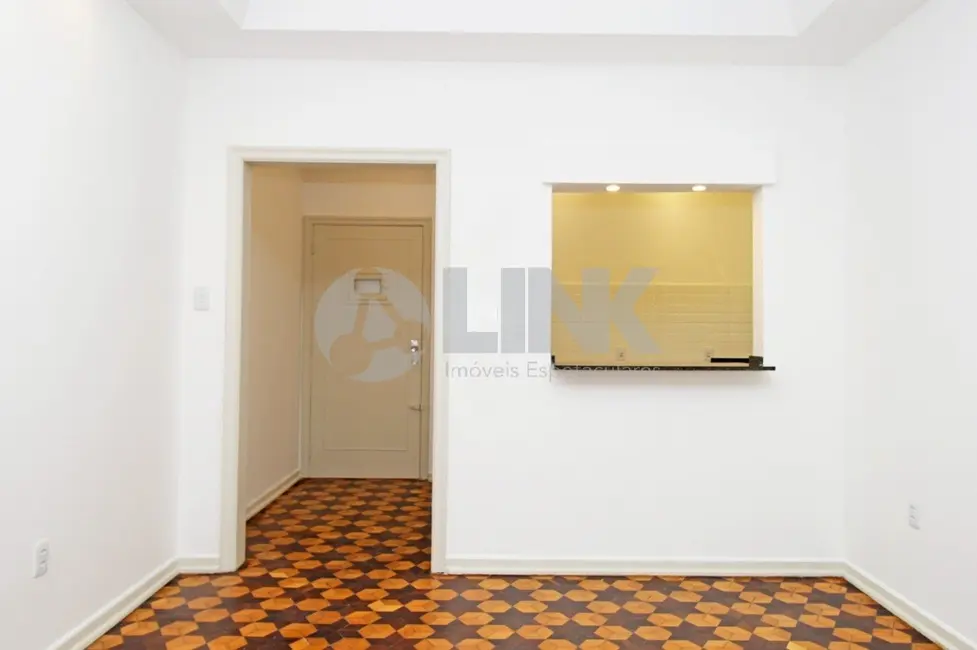 Apartamento com 3 quartos à venda, 102m2 em Moinhos de Vento, Porto Alegre - RS - imagem 6 Foto 6 de Apartamento com 3 quartos à venda, 102m2 em Moinhos de Vento, Porto Alegre - RS