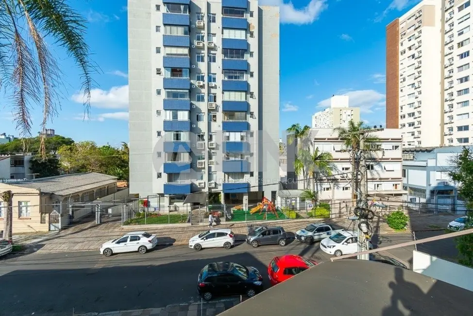 Foto 6 de Apartamento com 2 quartos à venda, 74m2 em Santana, Porto Alegre - RS