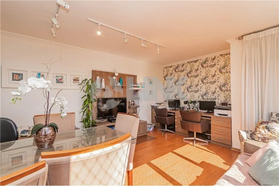 Apartamento com 2 quartos à venda, 73m2 em Menino Deus, Porto Alegre - RS - imagem 4 Foto 4 de Apartamento com 2 quartos à venda, 73m2 em Menino Deus, Porto Alegre - RS