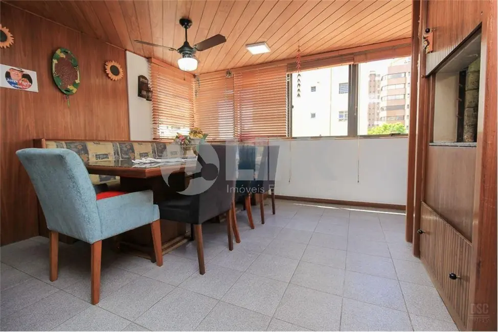 Foto 3 de Apartamento com 4 quartos à venda, 217m2 em Auxiliadora, Porto Alegre - RS