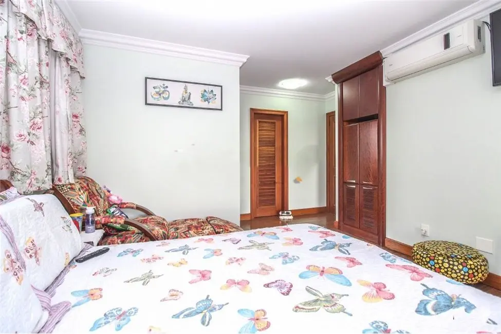 Foto 4 de Casa com 3 quartos à venda, 608m2 em Medianeira, Porto Alegre - RS