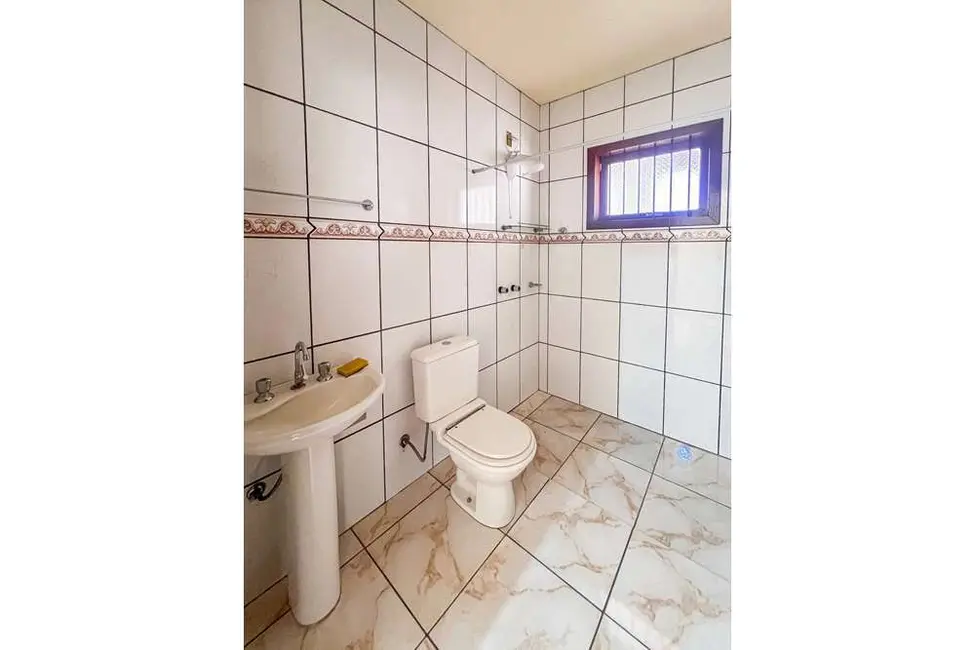 Casa com 2 quartos à venda, 125m2 em Rio Branco, Canoas - RS - imagem 4 Foto 4 de Casa com 2 quartos à venda, 125m2 em Rio Branco, Canoas - RS