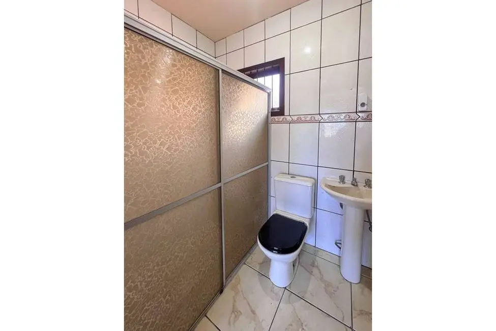 Casa com 2 quartos à venda, 125m2 em Rio Branco, Canoas - RS - imagem 6 Foto 6 de Casa com 2 quartos à venda, 125m2 em Rio Branco, Canoas - RS