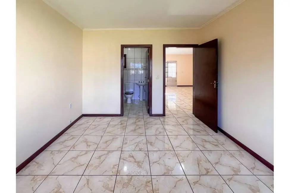 Casa com 2 quartos à venda, 125m2 em Rio Branco, Canoas - RS - imagem 8 Foto 8 de Casa com 2 quartos à venda, 125m2 em Rio Branco, Canoas - RS