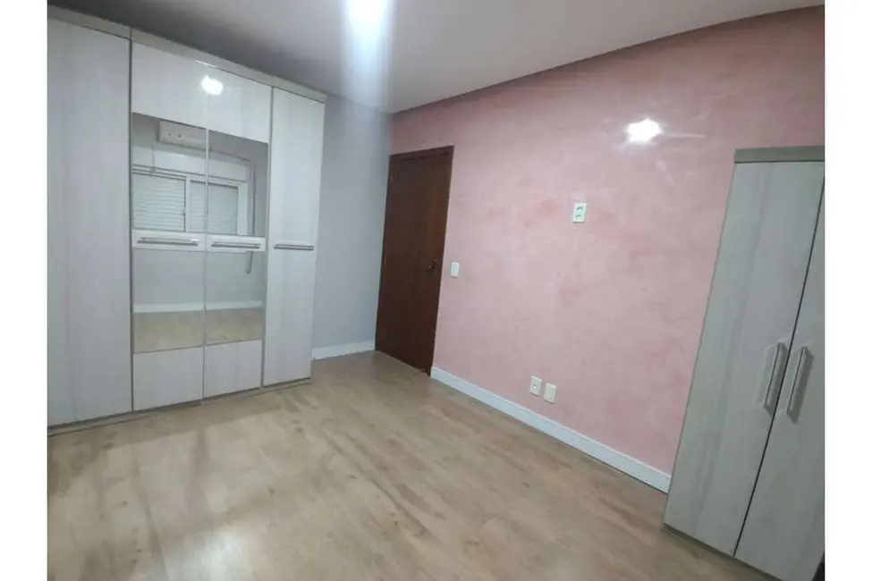Apartamento com 2 quartos à venda, 64m2 em Igara, Canoas - RS - imagem 8 Foto 8 de Apartamento com 2 quartos à venda, 64m2 em Igara, Canoas - RS