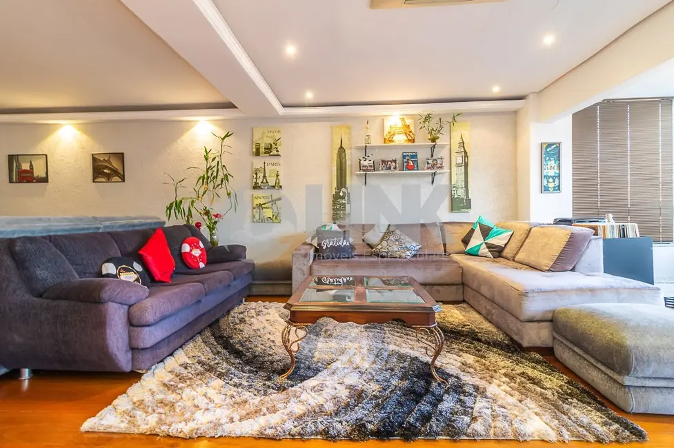 Casa com 4 quartos à venda, 243m2 em Três Figueiras, Porto Alegre - RS - imagem 9 Foto 9 de Casa com 4 quartos à venda, 243m2 em Três Figueiras, Porto Alegre - RS