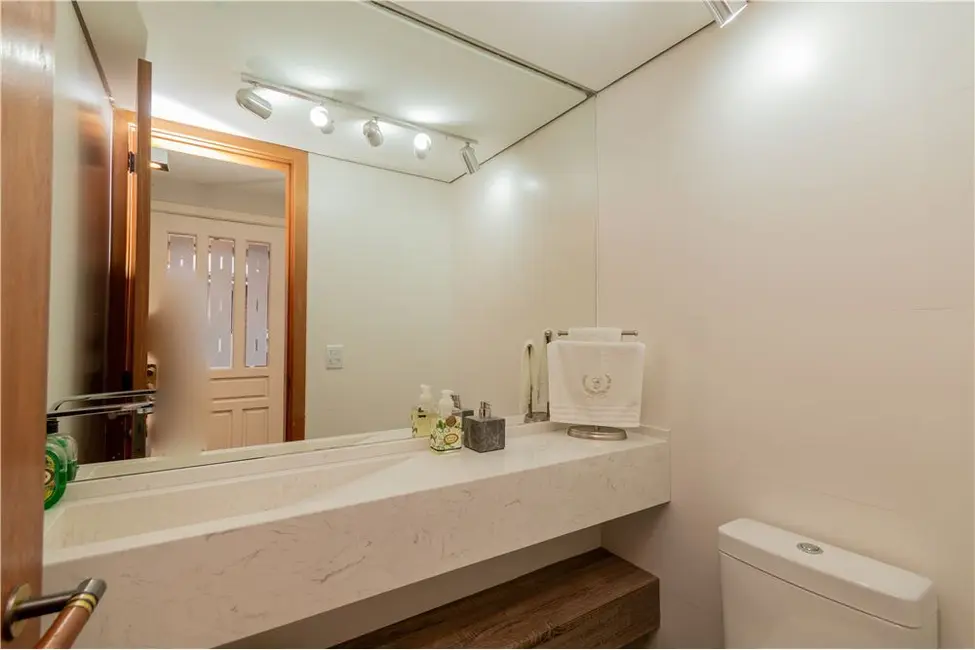 Foto 9 de Casa de Condomínio com 3 quartos à venda, 220m2 em Três Figueiras, Porto Alegre - RS