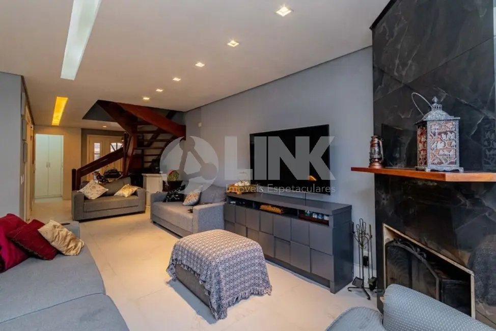 Casa de Condomínio com 3 quartos à venda, 252m2 em Jardim Carvalho, Porto Alegre - RS - imagem 4 Foto 4 de Casa de Condomínio com 3 quartos à venda, 252m2 em Jardim Carvalho, Porto Alegre - RS