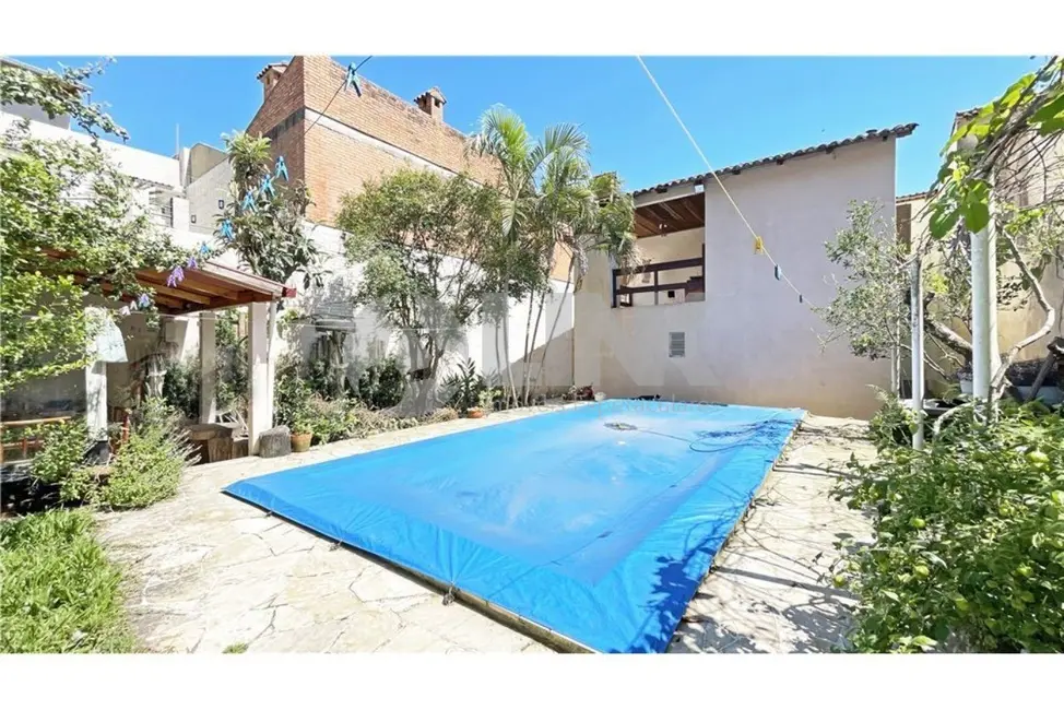 Casa com 2 quartos à venda, 302m2 em Partenon, Porto Alegre - RS - imagem 2 Foto 2 de Casa com 2 quartos à venda, 302m2 em Partenon, Porto Alegre - RS