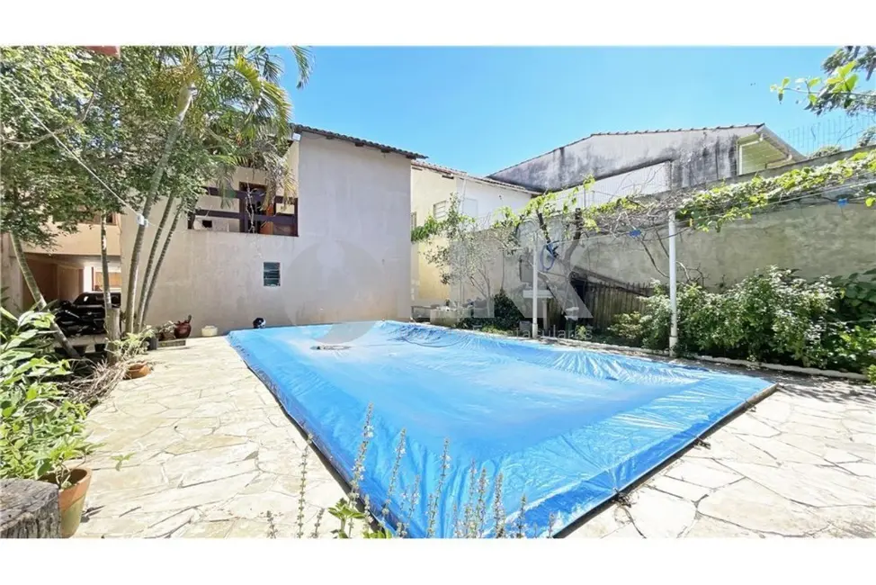 Casa com 2 quartos à venda, 302m2 em Partenon, Porto Alegre - RS - imagem 1 Foto 1 de Casa com 2 quartos à venda, 302m2 em Partenon, Porto Alegre - RS