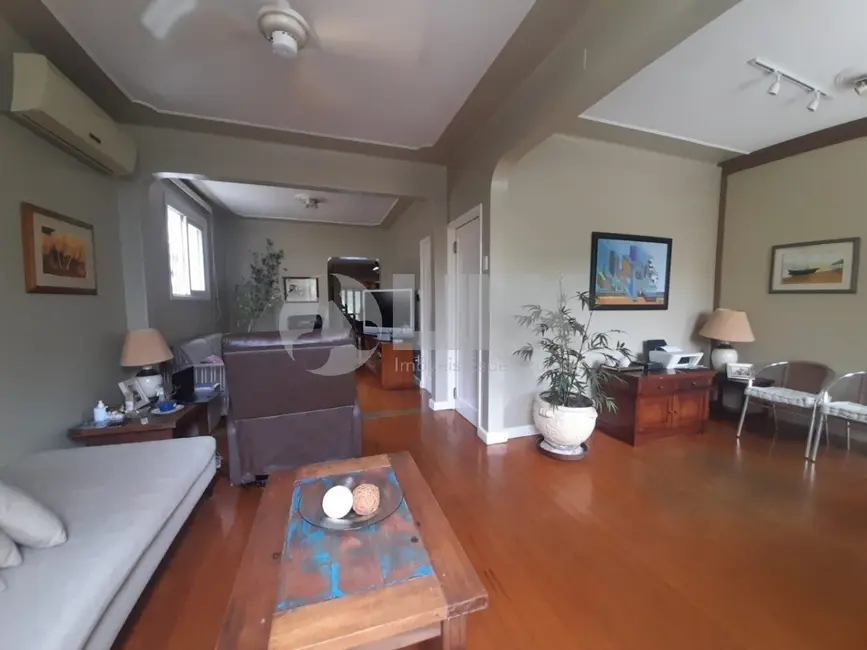 Casa com 4 quartos à venda, 390m2 em Petrópolis, Porto Alegre - RS - imagem 6 Foto 6 de Casa com 4 quartos à venda, 390m2 em Petrópolis, Porto Alegre - RS