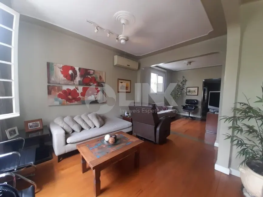 Casa com 4 quartos à venda, 390m2 em Petrópolis, Porto Alegre - RS - imagem 7 Foto 7 de Casa com 4 quartos à venda, 390m2 em Petrópolis, Porto Alegre - RS