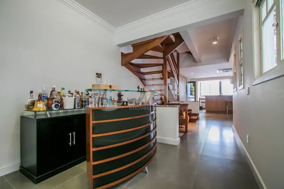 Foto 4 de Casa com 4 quartos à venda, 456m2 em Chácara das Pedras, Porto Alegre - RS