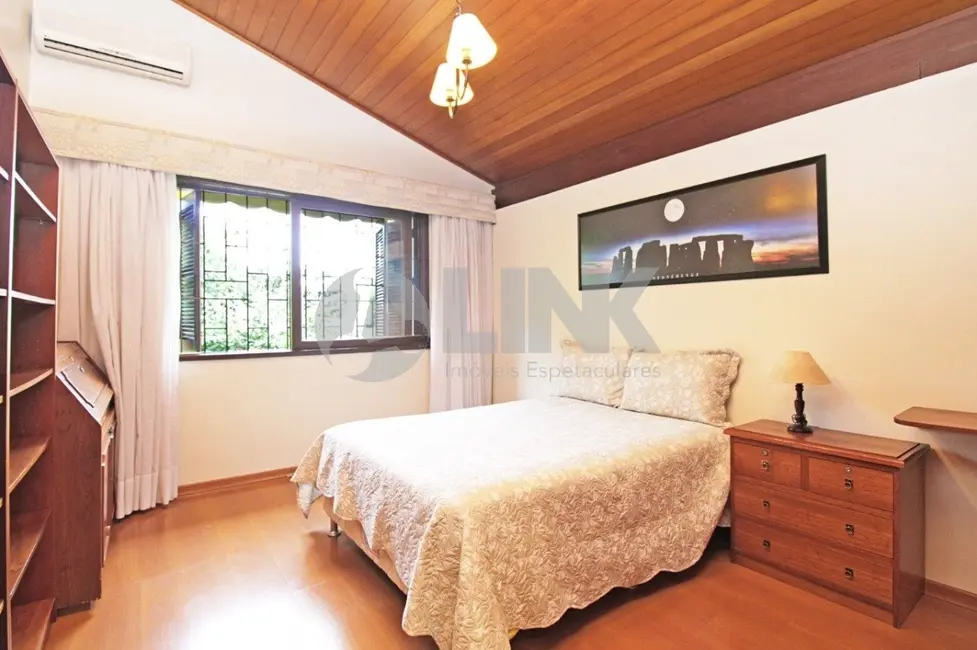 Casa com 3 quartos à venda, 334m2 em Chácara das Pedras, Porto Alegre - RS - imagem 5 Foto 5 de Casa com 3 quartos à venda, 334m2 em Chácara das Pedras, Porto Alegre - RS