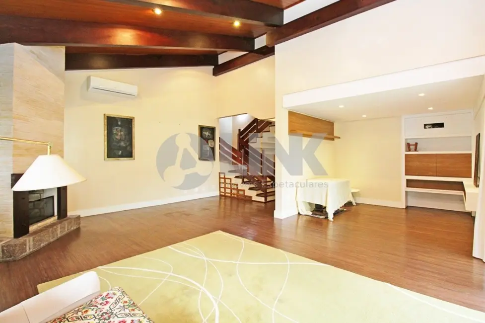 Casa com 3 quartos à venda, 334m2 em Chácara das Pedras, Porto Alegre - RS - imagem 4 Foto 4 de Casa com 3 quartos à venda, 334m2 em Chácara das Pedras, Porto Alegre - RS