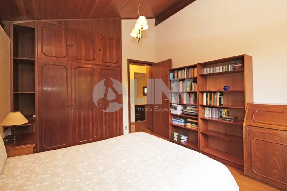 Casa com 3 quartos à venda, 334m2 em Chácara das Pedras, Porto Alegre - RS - imagem 6 Foto 6 de Casa com 3 quartos à venda, 334m2 em Chácara das Pedras, Porto Alegre - RS