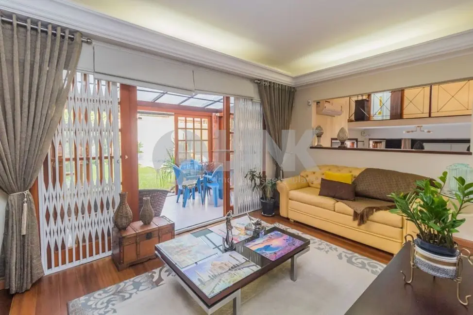 Foto 9 de Casa com 4 quartos à venda, 422m2 em Jardim Itu, Porto Alegre - RS