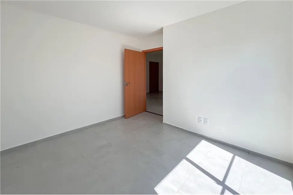 Foto 2 de Apartamento com 2 quartos à venda, 64m2 em Mato Grande, Canoas - RS