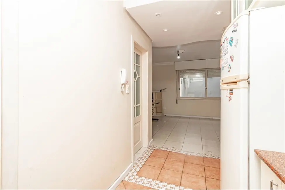 Apartamento com 2 quartos à venda, 77m2 em Higienópolis, Porto Alegre - RS - imagem 8 Foto 8 de Apartamento com 2 quartos à venda, 77m2 em Higienópolis, Porto Alegre - RS