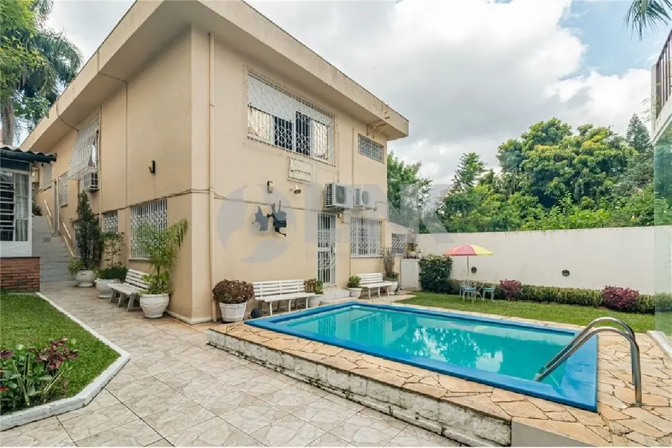 Casa com 7 quartos à venda, 400m2 em Chácara das Pedras, Porto Alegre - RS - imagem 7 Foto 7 de Casa com 7 quartos à venda, 400m2 em Chácara das Pedras, Porto Alegre - RS