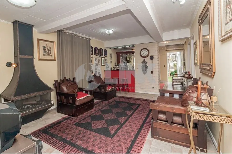 Foto 1 de Casa com 7 quartos à venda, 400m2 em Chácara das Pedras, Porto Alegre - RS