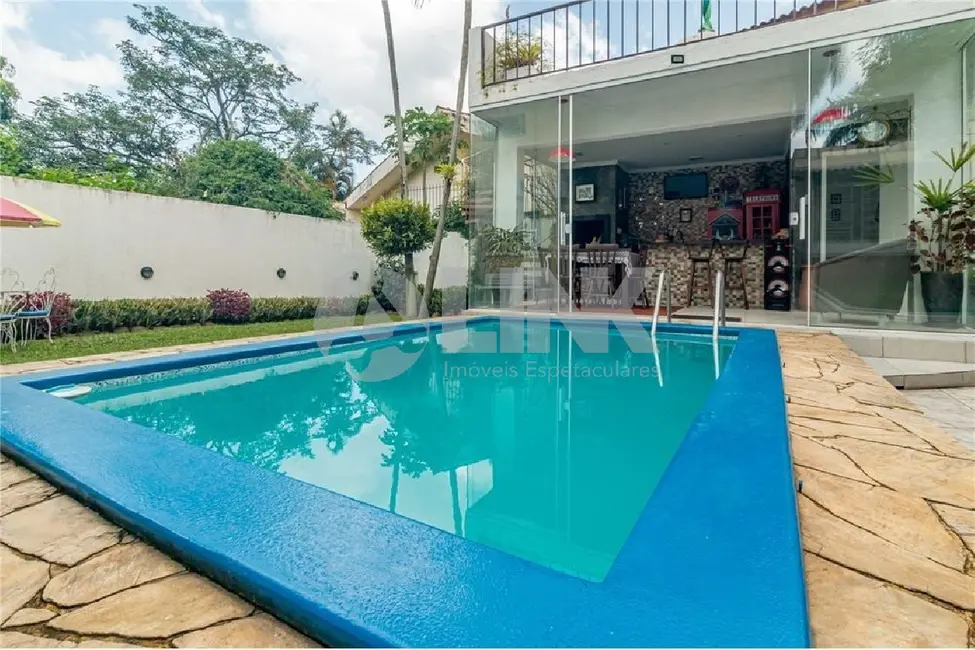 Casa com 7 quartos à venda, 400m2 em Chácara das Pedras, Porto Alegre - RS - imagem 8 Foto 8 de Casa com 7 quartos à venda, 400m2 em Chácara das Pedras, Porto Alegre - RS