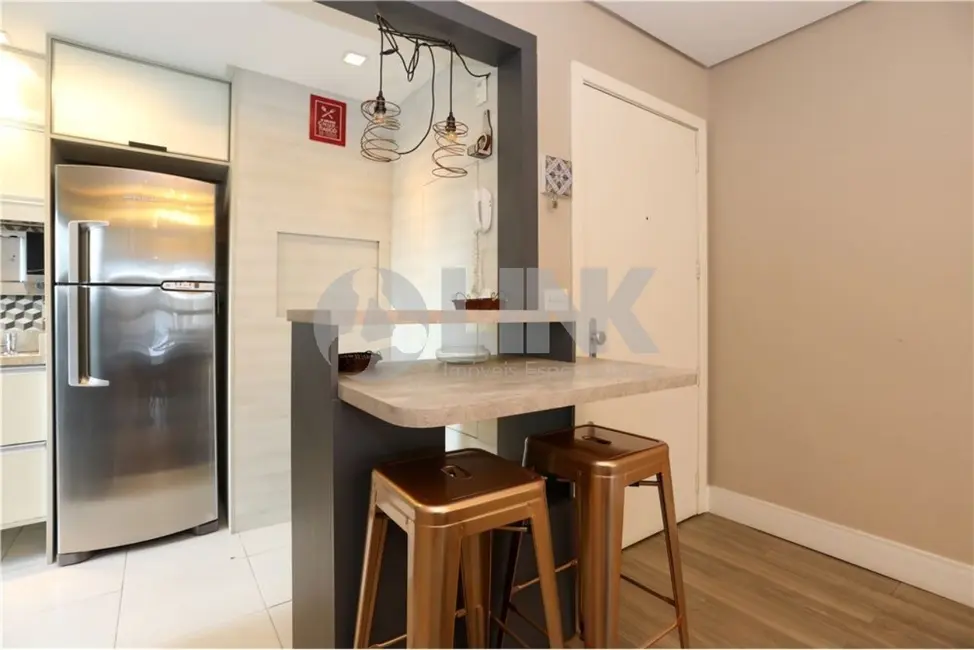 Apartamento com 3 quartos à venda, 84m2 em Passo da Areia, Porto Alegre - RS - imagem 8 Foto 8 de Apartamento com 3 quartos à venda, 84m2 em Passo da Areia, Porto Alegre - RS
