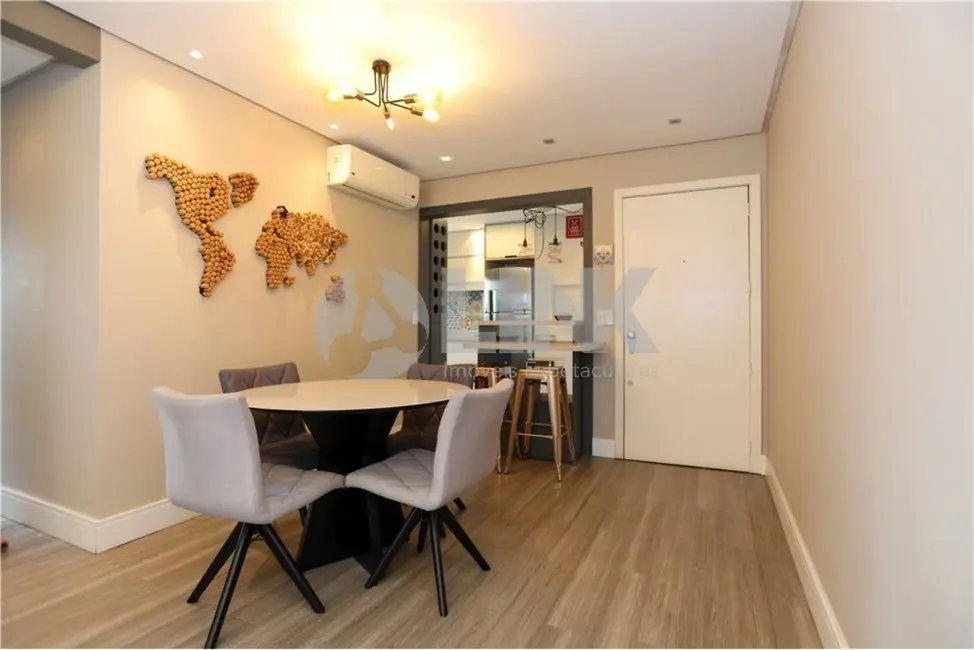 Apartamento com 3 quartos à venda, 84m2 em Passo da Areia, Porto Alegre - RS - imagem 6 Foto 6 de Apartamento com 3 quartos à venda, 84m2 em Passo da Areia, Porto Alegre - RS