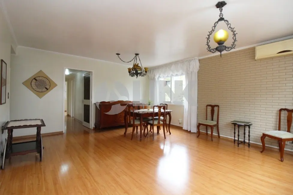 Apartamento com 3 quartos à venda, 136m2 em Petrópolis, Porto Alegre - RS - imagem 8 Foto 8 de Apartamento com 3 quartos à venda, 136m2 em Petrópolis, Porto Alegre - RS