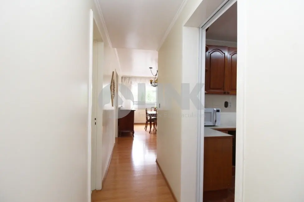 Apartamento com 3 quartos à venda, 136m2 em Petrópolis, Porto Alegre - RS - imagem 9 Foto 9 de Apartamento com 3 quartos à venda, 136m2 em Petrópolis, Porto Alegre - RS