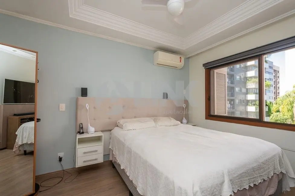 Foto 9 de Apartamento com 3 quartos à venda, 137m2 em Petrópolis, Porto Alegre - RS