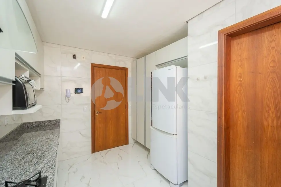 Foto 8 de Apartamento com 3 quartos à venda, 137m2 em Petrópolis, Porto Alegre - RS