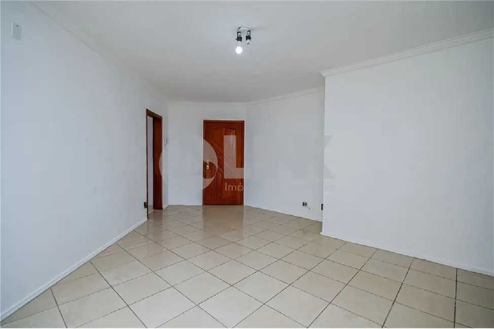 Apartamento com 2 quartos à venda, 64m2 em Cristal, Porto Alegre - RS - imagem 3 Foto 3 de Apartamento com 2 quartos à venda, 64m2 em Cristal, Porto Alegre - RS