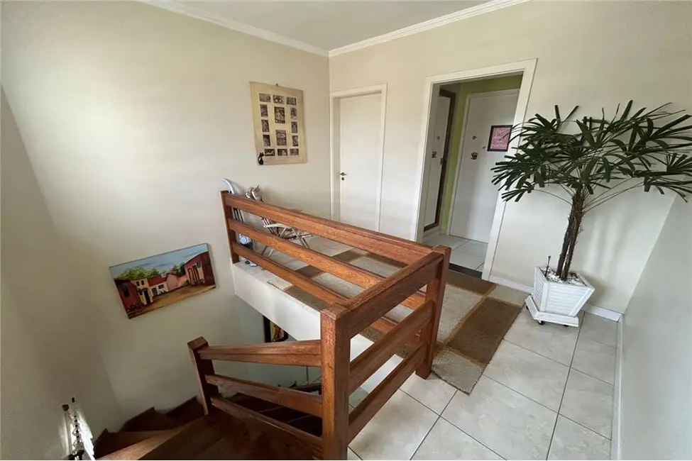 Foto 2 de Casa com 3 quartos à venda, 200m2 em Igara, Canoas - RS