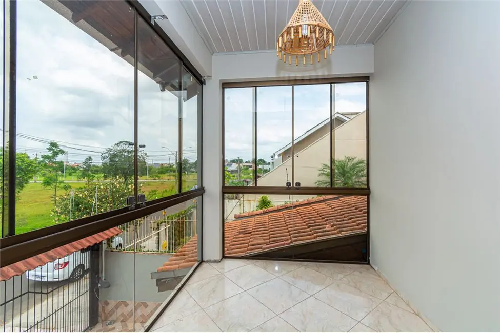 Foto 2 de Casa com 3 quartos à venda, 132m2 em Igara, Canoas - RS