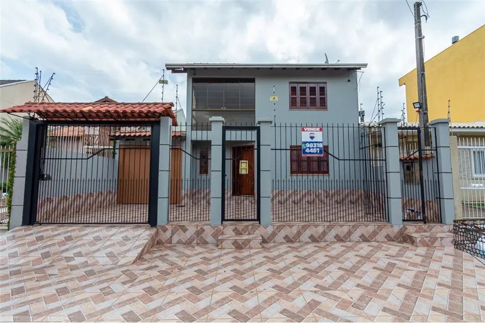 Casa com 3 quartos à venda, 132m2 em Igara, Canoas - RS - imagem 3 Foto 3 de Casa com 3 quartos à venda, 132m2 em Igara, Canoas - RS