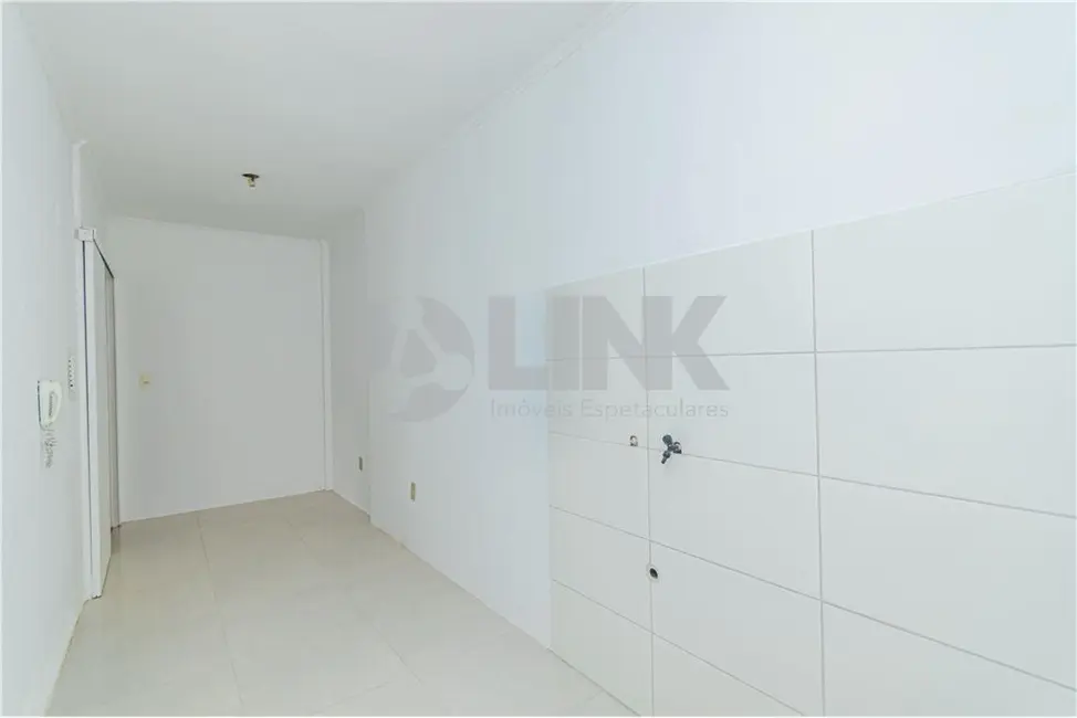 Foto 9 de Apartamento com 2 quartos à venda, 74m2 em Passo da Areia, Porto Alegre - RS