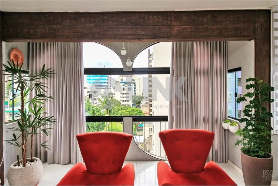 Apartamento com 4 quartos à venda, 114m2 em Higienópolis, Porto Alegre - RS - imagem 3 Foto 3 de Apartamento com 4 quartos à venda, 114m2 em Higienópolis, Porto Alegre - RS