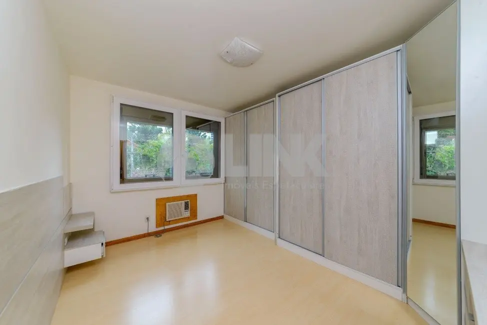 Apartamento com 3 quartos à venda, 100m2 em Rio Branco, Porto Alegre - RS - imagem 8 Foto 8 de Apartamento com 3 quartos à venda, 100m2 em Rio Branco, Porto Alegre - RS