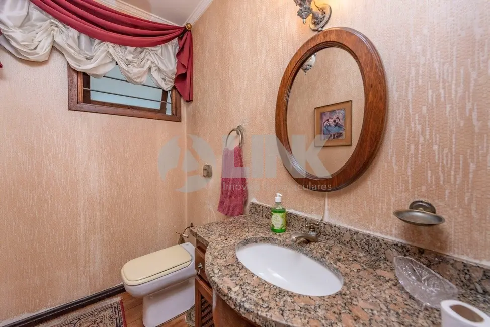 Casa com 4 quartos à venda, 600m2 em Passo da Areia, Porto Alegre - RS - imagem 4 Foto 4 de Casa com 4 quartos à venda, 600m2 em Passo da Areia, Porto Alegre - RS