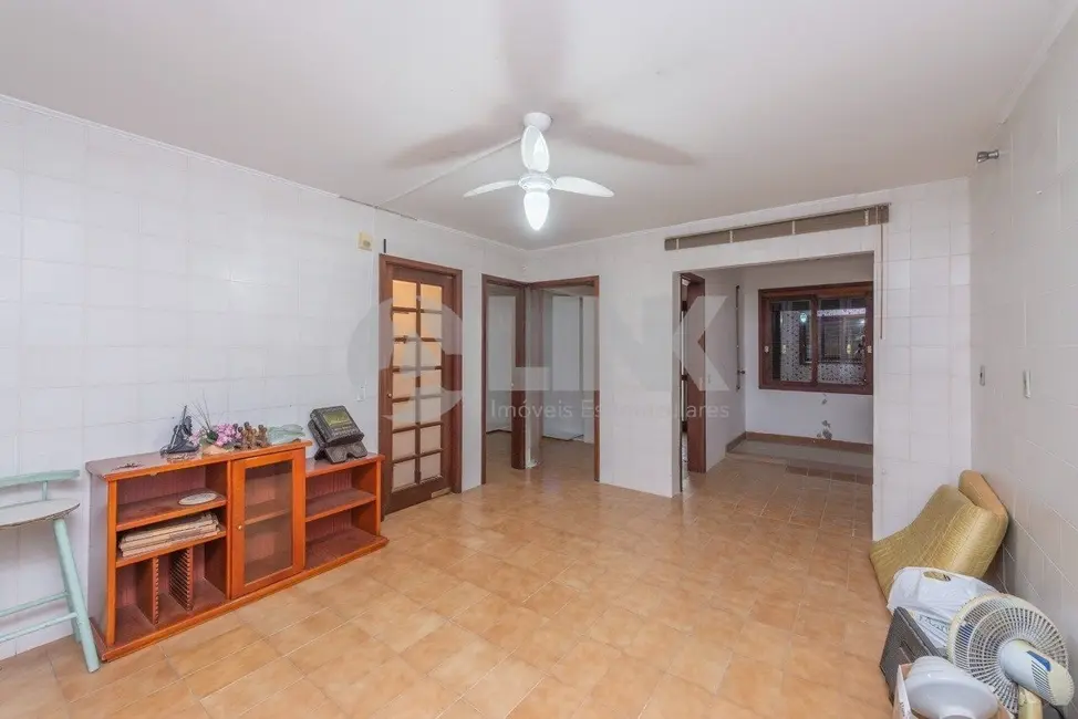 Casa com 4 quartos à venda, 600m2 em Passo da Areia, Porto Alegre - RS - imagem 7 Foto 7 de Casa com 4 quartos à venda, 600m2 em Passo da Areia, Porto Alegre - RS