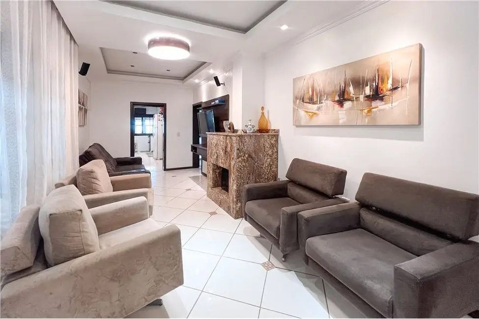 Foto 1 de Casa com 3 quartos à venda, 204m2 em Nossa Senhora das Graças, Canoas - RS