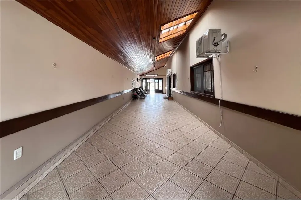Casa com 3 quartos à venda, 204m2 em Nossa Senhora das Graças, Canoas - RS - imagem 8 Foto 8 de Casa com 3 quartos à venda, 204m2 em Nossa Senhora das Graças, Canoas - RS