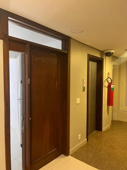 Sala Comercial à venda, 75m2 em Centro Histórico, Porto Alegre - RS - imagem 9 Foto 9 de Sala Comercial à venda, 75m2 em Centro Histórico, Porto Alegre - RS