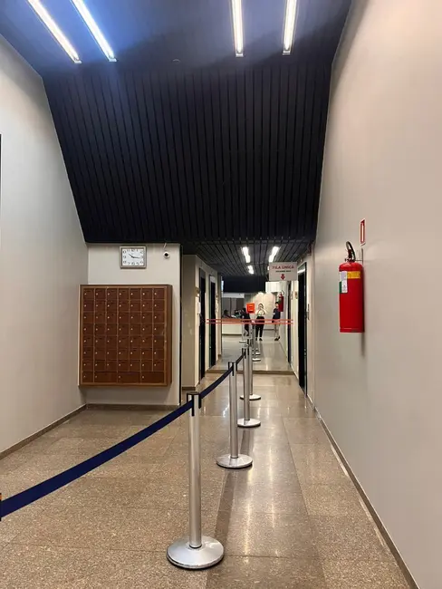 Sala Comercial à venda, 75m2 em Centro Histórico, Porto Alegre - RS - imagem 5 Foto 5 de Sala Comercial à venda, 75m2 em Centro Histórico, Porto Alegre - RS