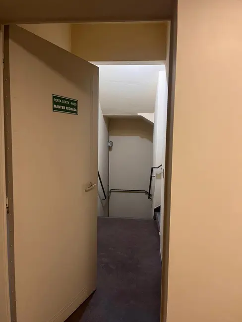Sala Comercial à venda, 75m2 em Centro Histórico, Porto Alegre - RS - imagem 8 Foto 8 de Sala Comercial à venda, 75m2 em Centro Histórico, Porto Alegre - RS